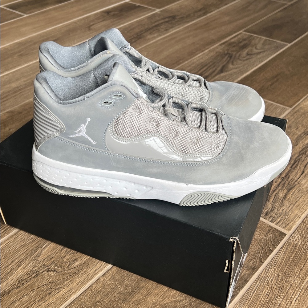 Jordan Men's Max Aura Sneakers